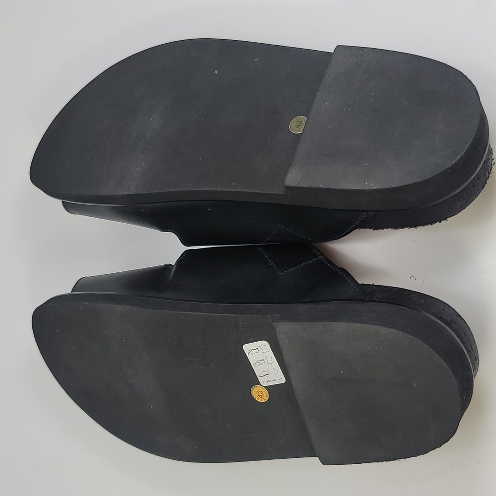 Versace Jeans Couture Flip Flops. Black Leather. Size 43 - Picture 9 of 9